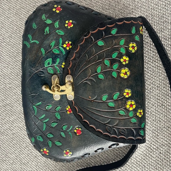 Structured Blue Leather Shoulder Bag with Floral Hand Painted Details Gold Hinge - Picture 10 of 16